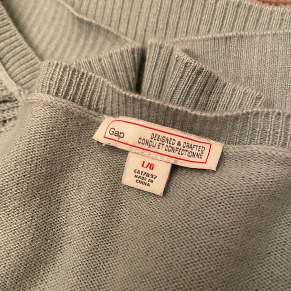 Gap v-neck sweater - Picture 2 of 3